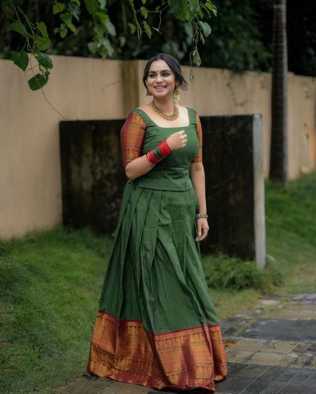 Big Border Pattu Pavadai Blouse Design For Adults