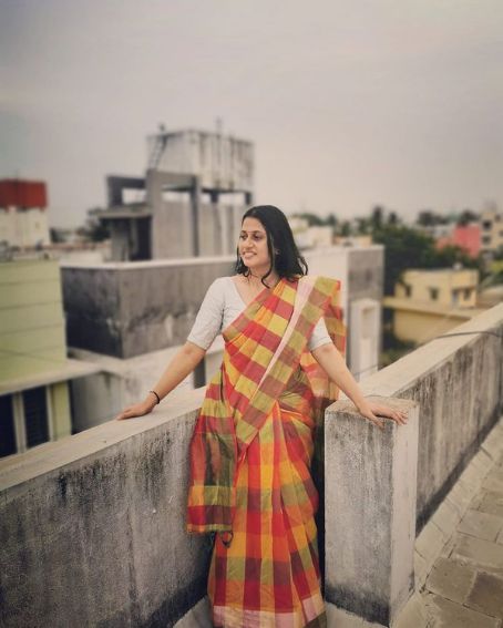 Multicoloured Checked Saree Blouse Design In White Color