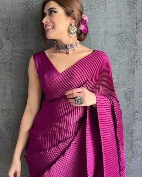 Buy online Solid With Borders Plain Saree With Blouse from ethnic wear for  Women by Rhey for ₹699 at 65% off | 2023 Limeroad.com