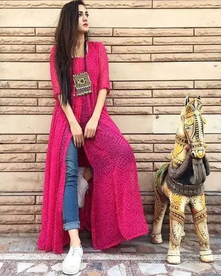 Bandhani Bandej Pink Sleeve Kurti with Jeans