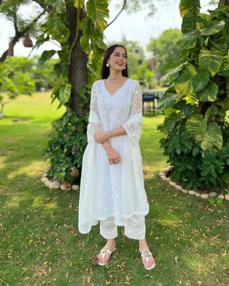 Simple White kurti with pant set - Evilato Online Shopping