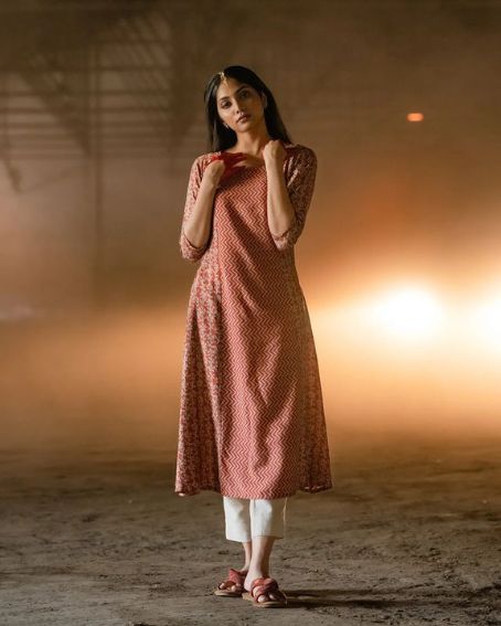 Brick-Colored Muslin Long Kurti with Boat Neck and ¾ Sleeves