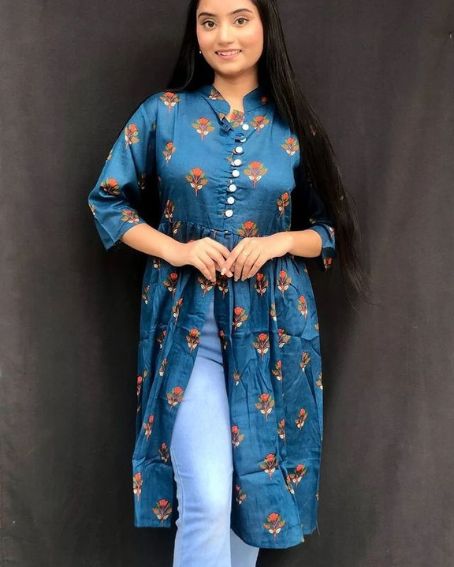 Collar Neck Medium-Length Kurti Paired with Denim