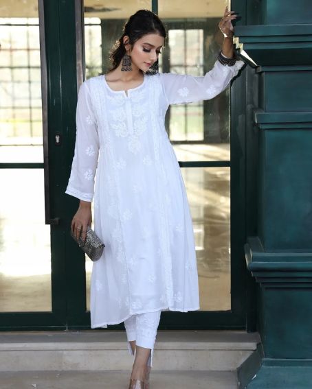 OFF-WHITE COTTON KURTI WITH BLACK THREAD EMBROIDERY ON NECK