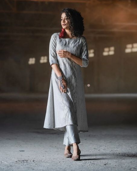 Flattering Panel Cut Trendy Boat Neck Design for Kurti
