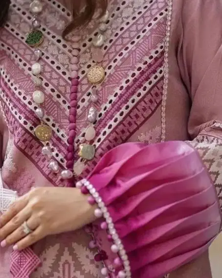 Frilled Cuff Sleeves Decorated with Beads and Stone Borders