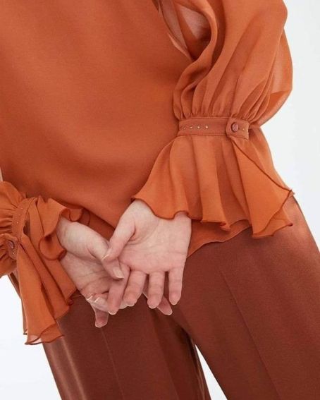 Frilled Cuff Sleeves with a Single Button