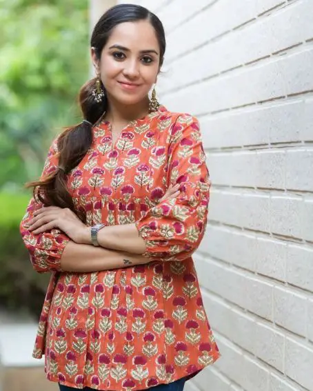 Front Pleat Short Cotton Kurti with Floral Motif