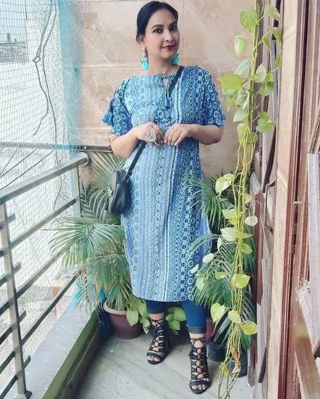 Front Tassel Work Kurti with Slim Fit Jeans