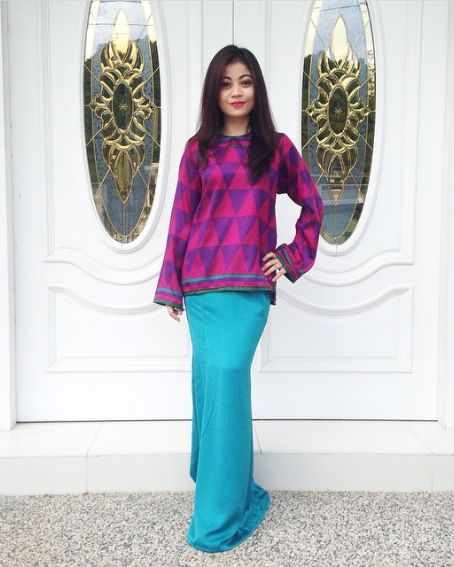 Full Sleeve Pink Kurti for Blue Party Wear Skirt