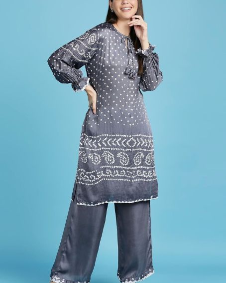 Gray Bandhani Kurti Set with Tie Up with Dori Neck Design