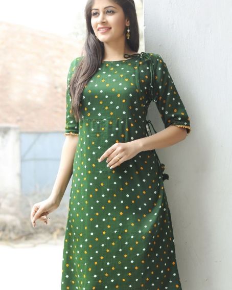 Green Bandhani Kurti with Boat Neck Design