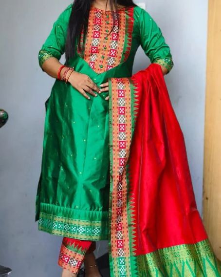 Green Traditional Dress with Lovely Neck Design