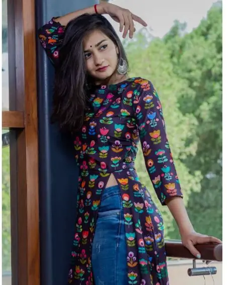 Long Slit Trendy Boat Neck Design for Kurti