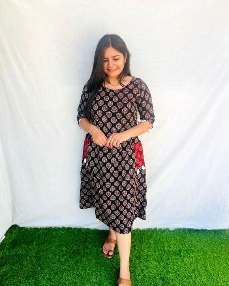 Multi colour boat neck kurti with pocket