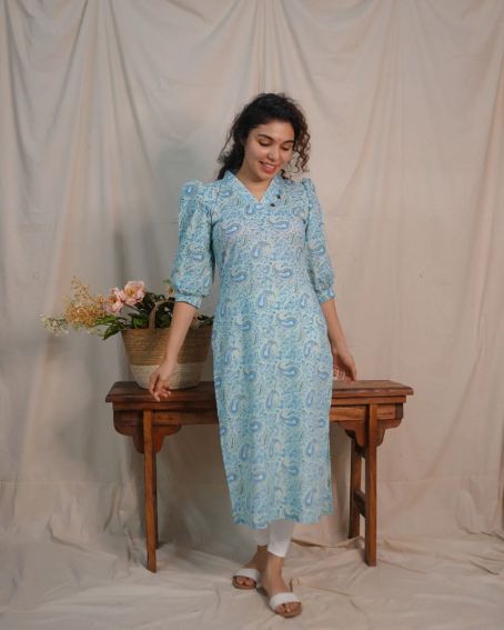 Paisley Printed Button Detailing Sleeve Kurti