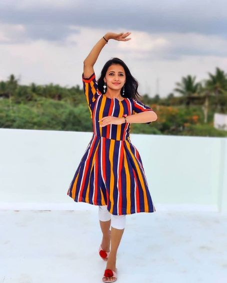 Poly Crepe Multicolour Short Sleeve Kurti