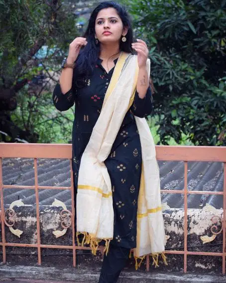 Printed Black Collar Neck Kurti