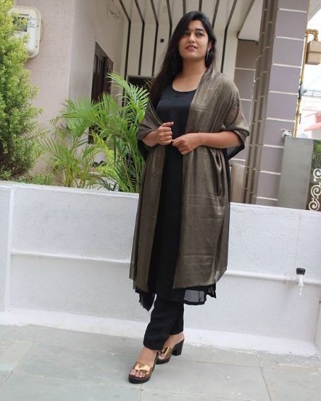 Simple and Elegant Plain Black Kurti with Shimmer Dupatta