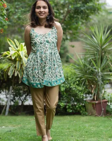 Spaghetti Strap and Wodden Button Designed Cotton Short Kurti