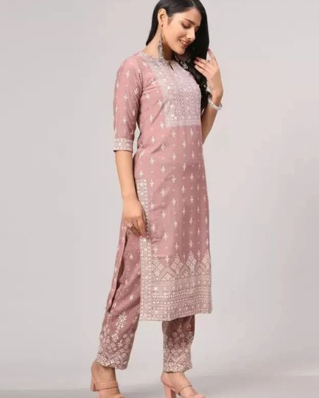 Traditional Long Kurti with Printed Pattern with a Narrow Pant