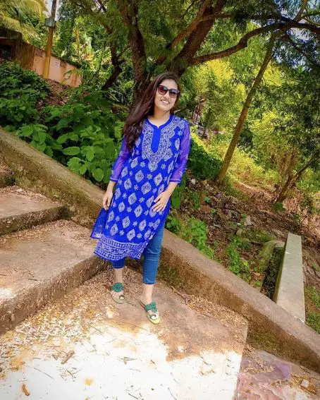 Transparent Sleeve Long Kurti with Jeans