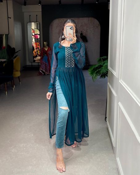 Trendy Long Kurti with Toned Jeans