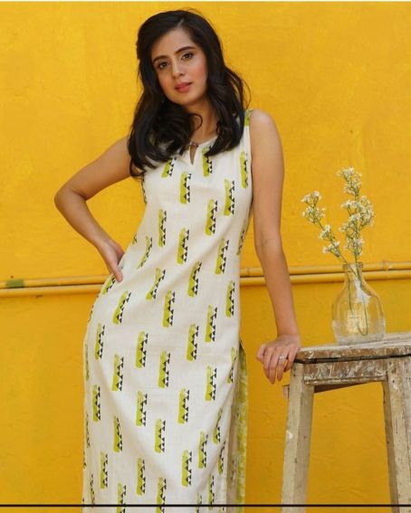 V Keyhole with Marble Bead Styled Boat Neck Kurti