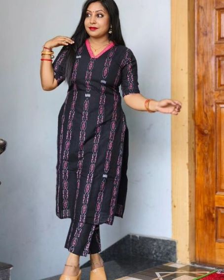 V Shape Sambalpuri Kurti Neck Design with Piping Border