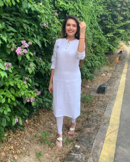 the Best Plain White Kurti with Hemp Fabric