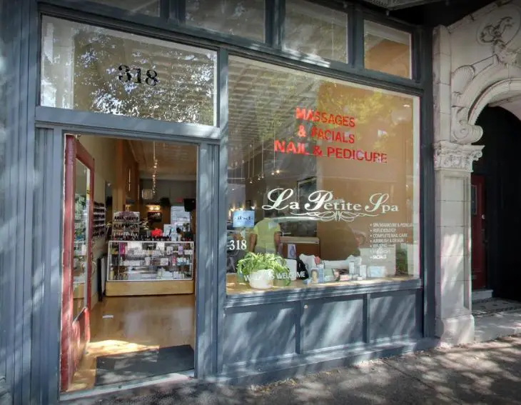 La Petite Nails Near Me in St Louis