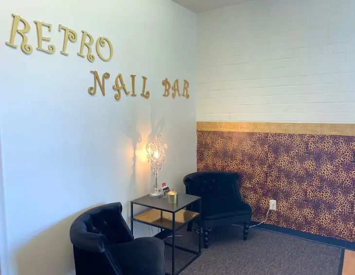 Retro Vibes & Gorgeous Nails Near Me in Tucson