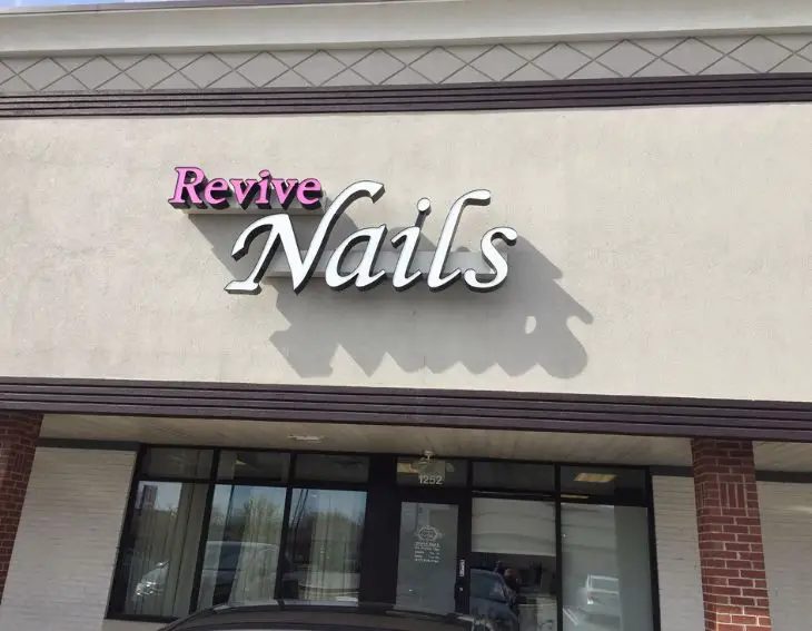 Revive Nails Near Me in Indianapolis