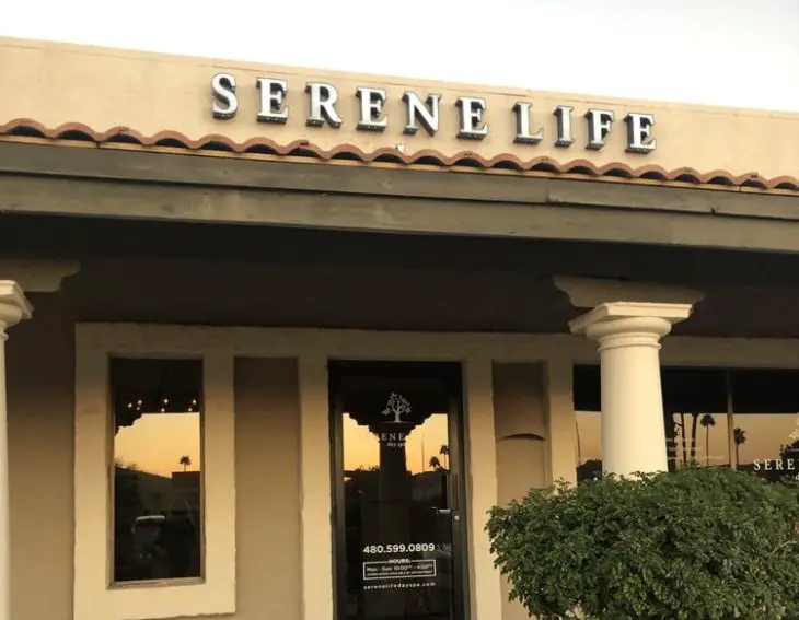 Serene Society Nail Bar And Day Spa Near Me in Scottsdale