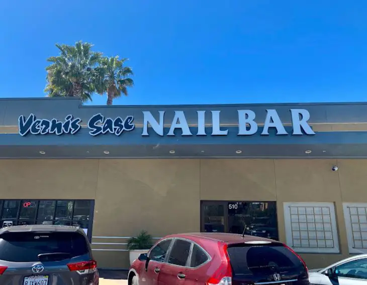 Vernis Sage Nail Bar Long Beach Near Me in Long Beach