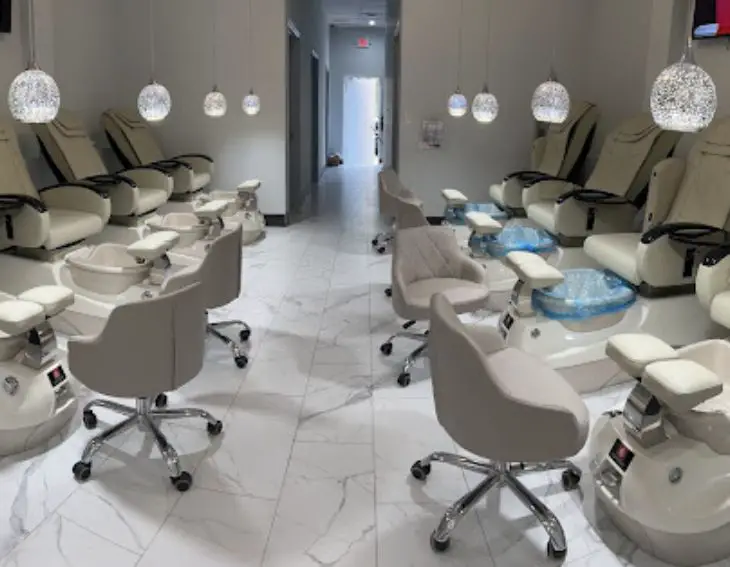 Queen Nails Salon Near Me in Ocala