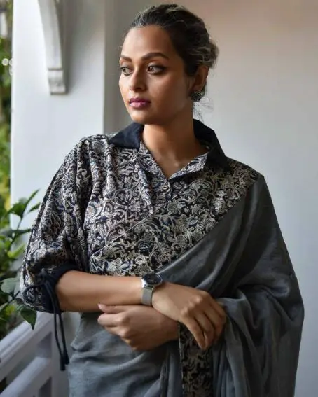 Suta Women's Black Kalamkari Cotton Blouse with Collar