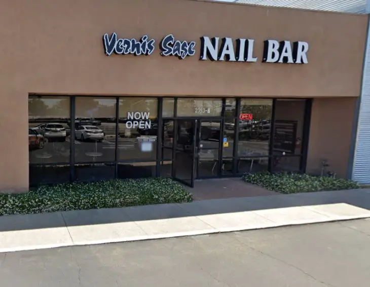 Vernis Sage Nail Bar Orange Near Me in Orange County