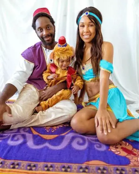 Aladdin, Jasmine, and Abu on the flying magic carpet