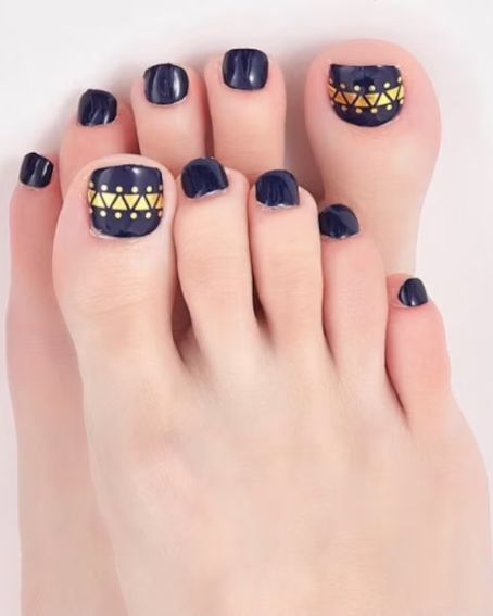 Black + Gold Toe Nail Designs