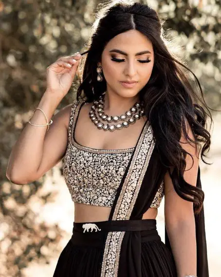 Black Sleeveless Embroidery Thread Work Blouse