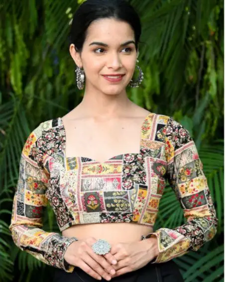 Cream-colored And Black Ethnic Motifs Motif Printed Blouse