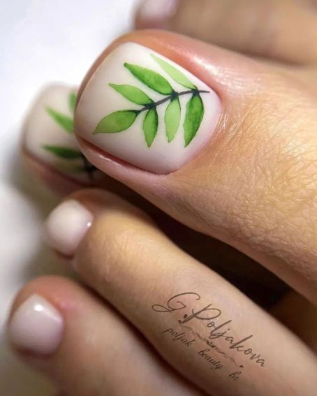 Green Leafs Toe Nail Art Design For Fall
