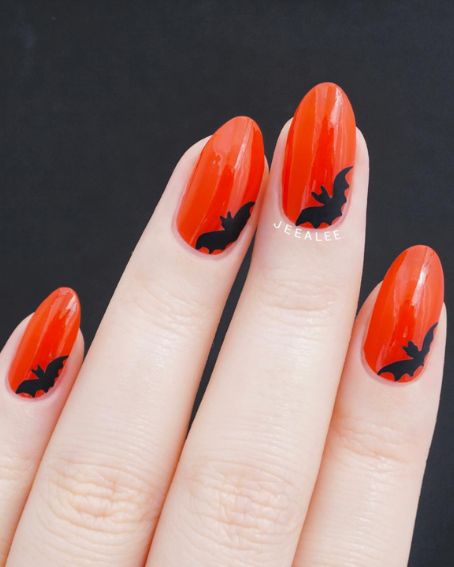 Halloween Art on the Orange Nails