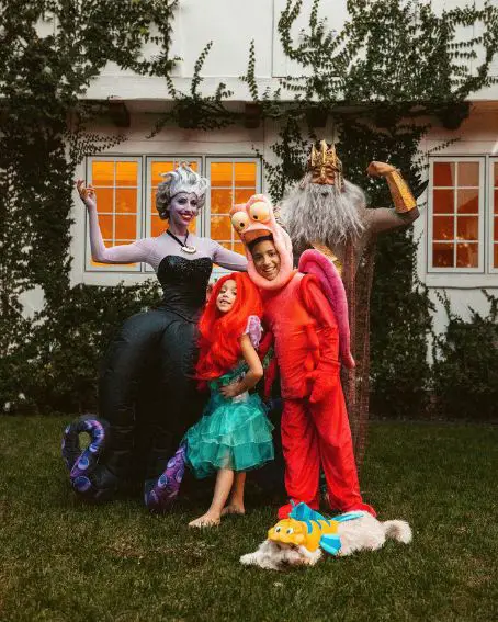 Incredible Family Costumes For Halloween
