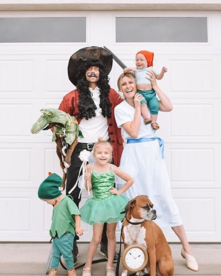 Peter Pan Halloween Family Costume