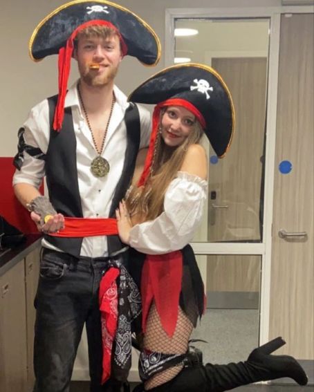 Pirate Couple Halloween Costume Idea