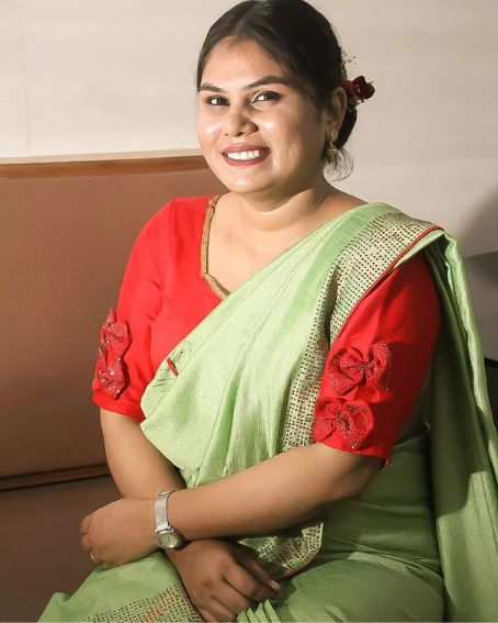 Plain Green Fancy Saree with Red Blouse