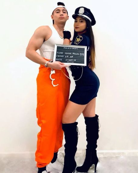 Police and Prisoner Hot Couple Halloween Costume Ideas