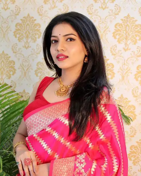 Pure Silk Zari Weaving Light Rani Saree with Red Sleeveless Blouse